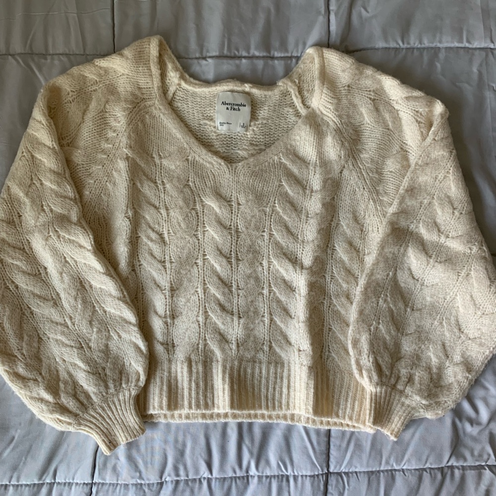 Cozy Cream Abercrombie & Fitch Sweater